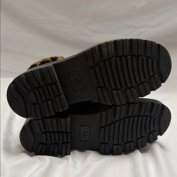 UGG Czeriesa Black Leather with Leopard Shearling Cuff & Zip Front Boots - Picture 5 of 6